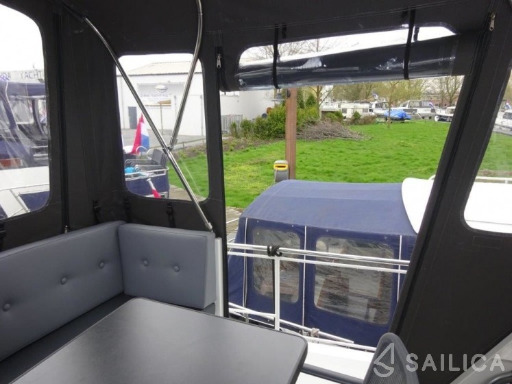 Mistral 1150 - Yacht Charter Sailica