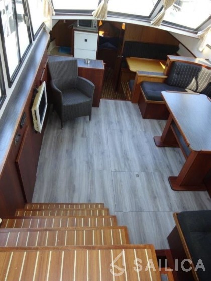 Mistral 1350 - Yacht Charter Sailica