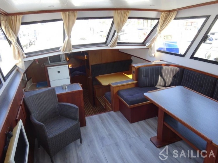 Mistral 1350 - Yacht Charter Sailica