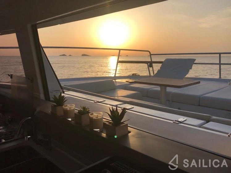 Bali 4.3 MY - Yacht Charter Sailica