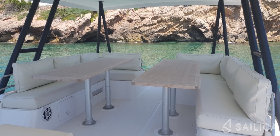 Bali 4.3 MY - Yacht Charter Sailica