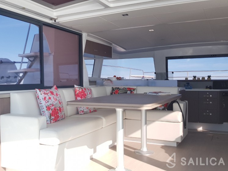 Bali 4.3 MY - Yacht Charter Sailica