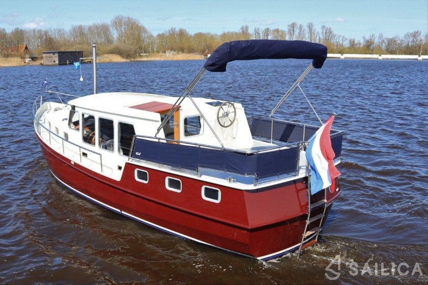 Multivlet 1100 - Yacht Charter Sailica