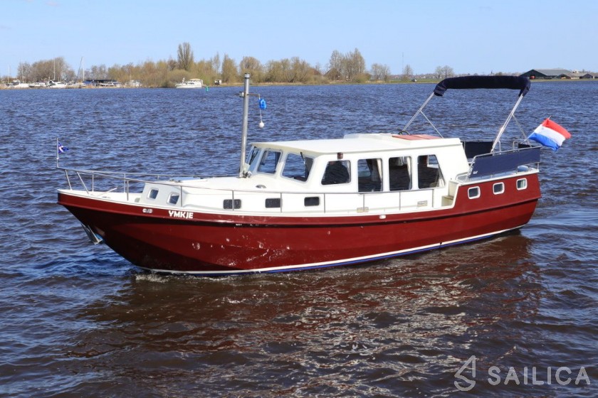 Multivlet 1100 - Yacht Charter Sailica