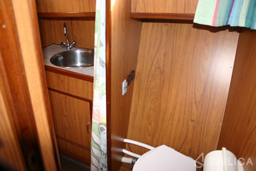 Multivlet 1100 - Yacht Charter Sailica