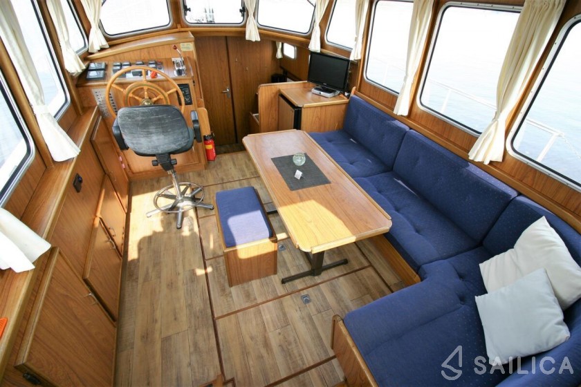 Multivlet 1100 - Yacht Charter Sailica