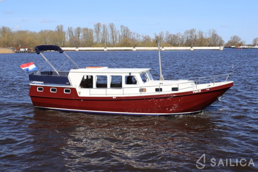 Multivlet 1100 - Yacht Charter Sailica