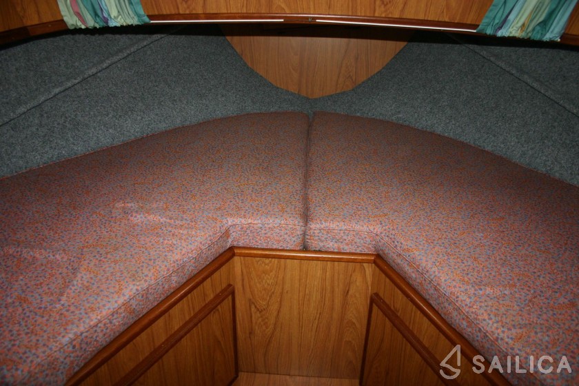 Multivlet 1100 - Yacht Charter Sailica