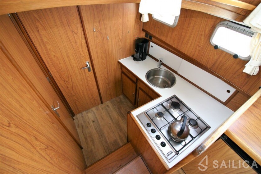 Multivlet 1100 - Yacht Charter Sailica