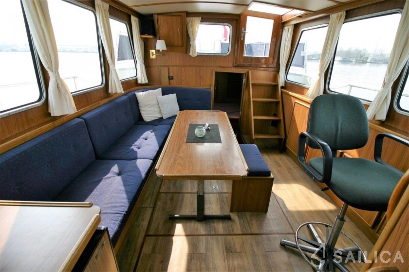 Multivlet 1100 - Yacht Charter Sailica