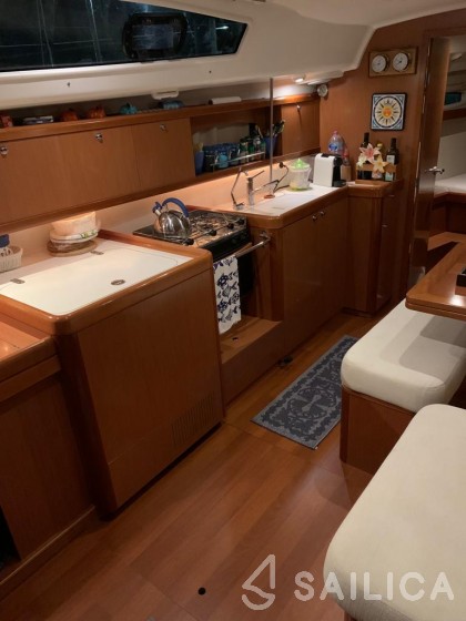 Oceanis 40 - Yacht Charter Sailica