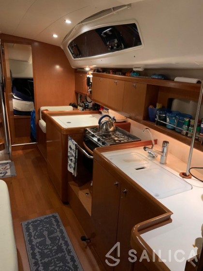 Oceanis 40 - Yacht Charter Sailica