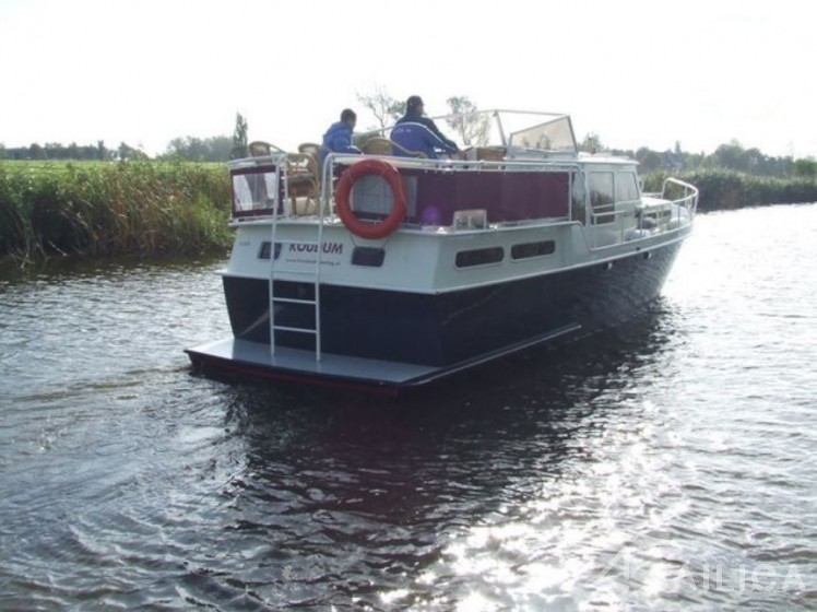 Pikmeer 1100 - Yacht Charter Sailica
