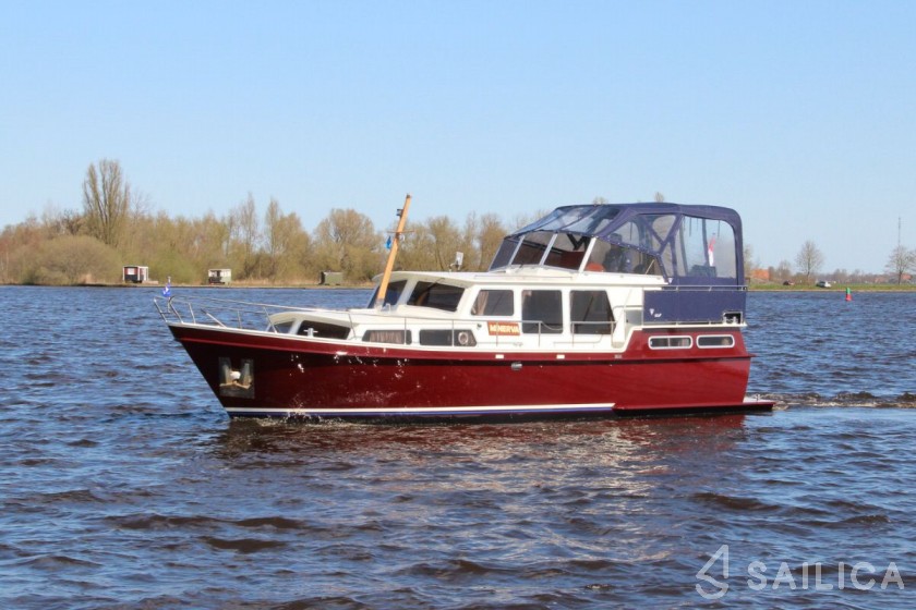 Pikmeer 1100 - Yacht Charter Sailica