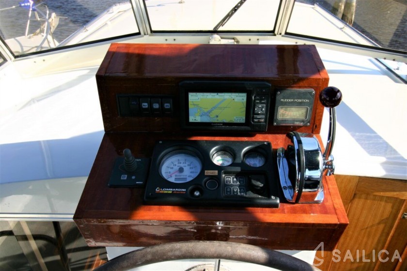 Pikmeer 1100 - Yacht Charter Sailica