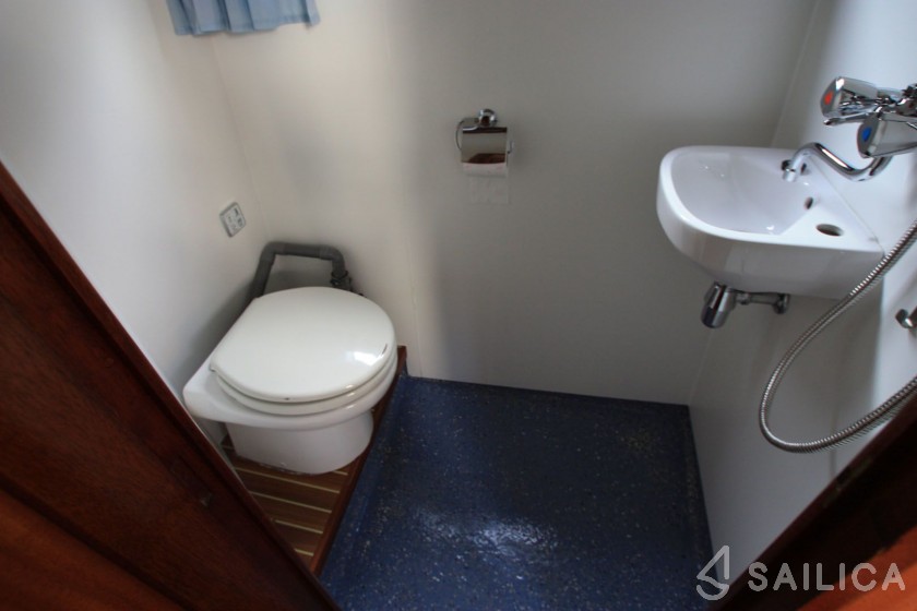 Pikmeer 1100 - Yacht Charter Sailica