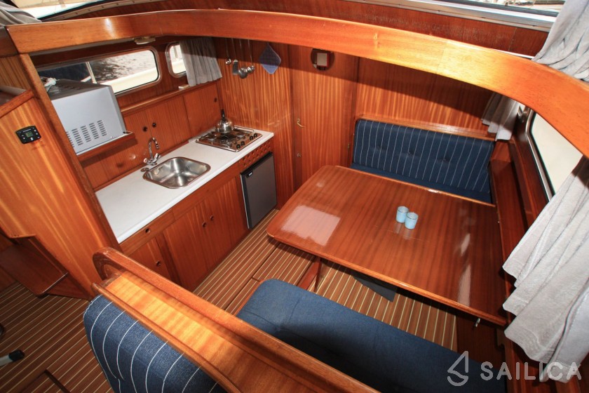 Pikmeer 1100 - Yacht Charter Sailica