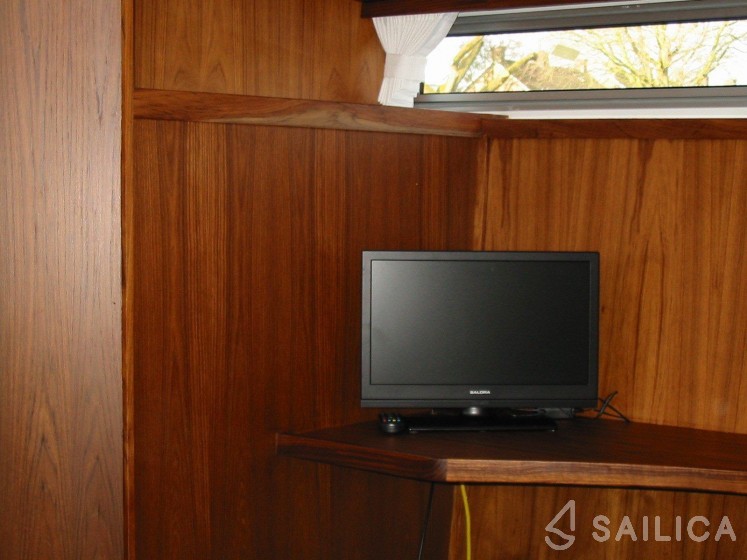 Riverline 1400 - Yacht Charter Sailica