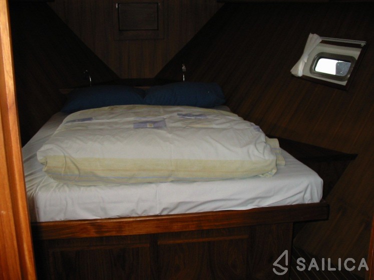 Riverline 1400 - Yacht Charter Sailica