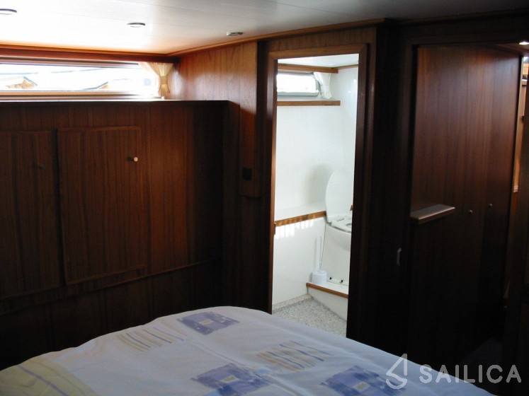 Riverline 1400 - Yacht Charter Sailica