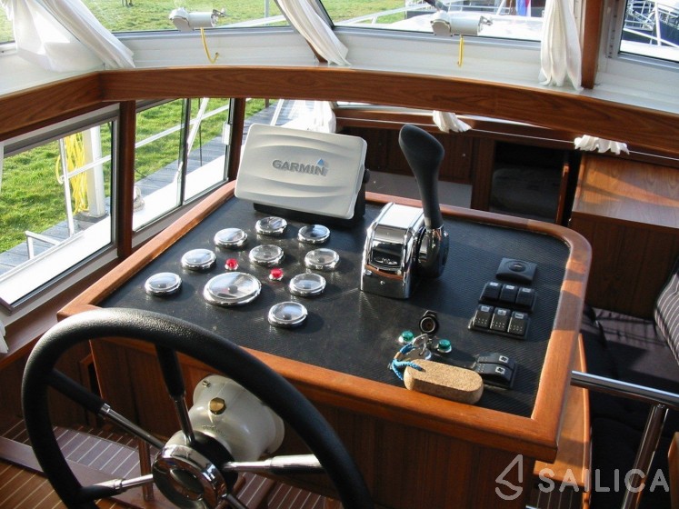 Riverline 1400 - Yacht Charter Sailica