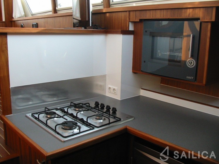 Riverline 1400 - Yacht Charter Sailica