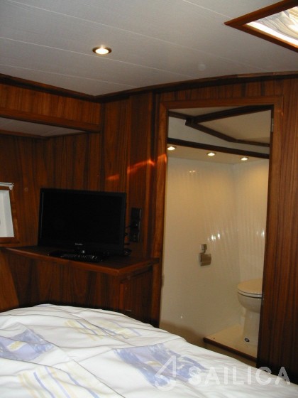 Riverline 1400 - Yacht Charter Sailica