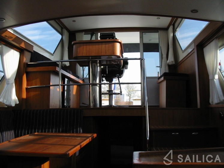 Riverline 1400 - Yacht Charter Sailica