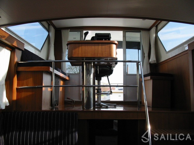 Riverline 1400 - Yacht Charter Sailica