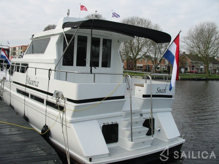 Riverline 1400 - Yacht Charter Sailica