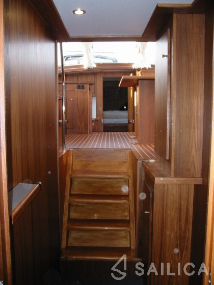 Riverline 1400 - Yacht Charter Sailica