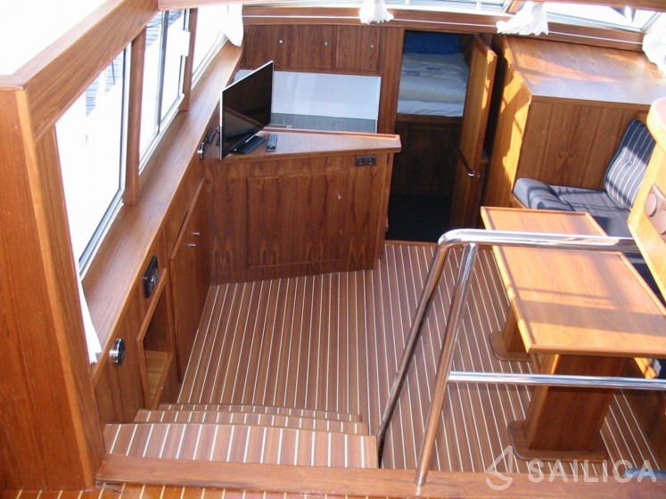 Riverline 1400 - Yacht Charter Sailica