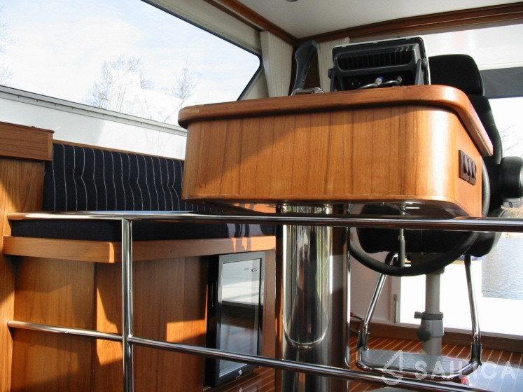 Riverline 1400 - Yacht Charter Sailica