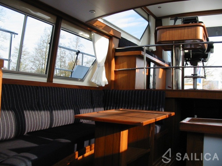 Riverline 1400 - Yacht Charter Sailica