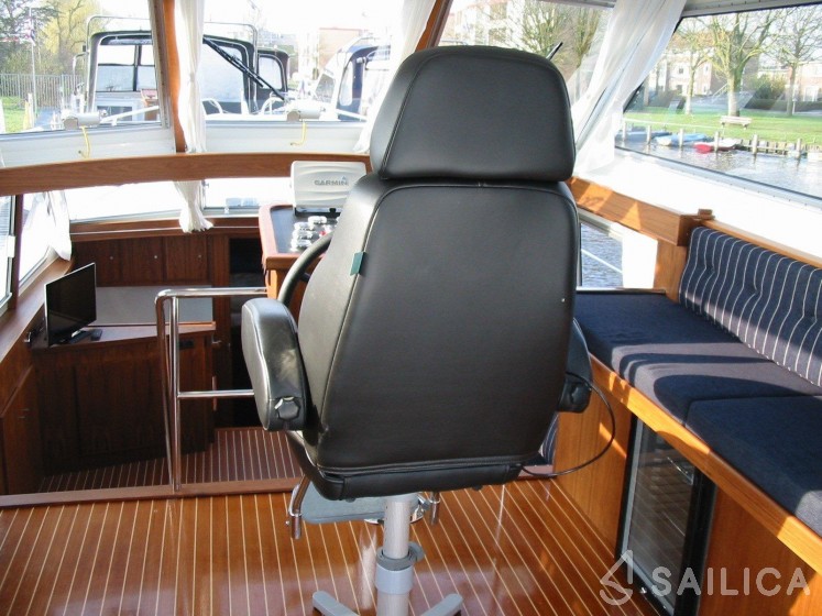 Riverline 1400 - Yacht Charter Sailica