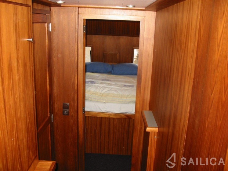 Riverline 1400 - Yacht Charter Sailica