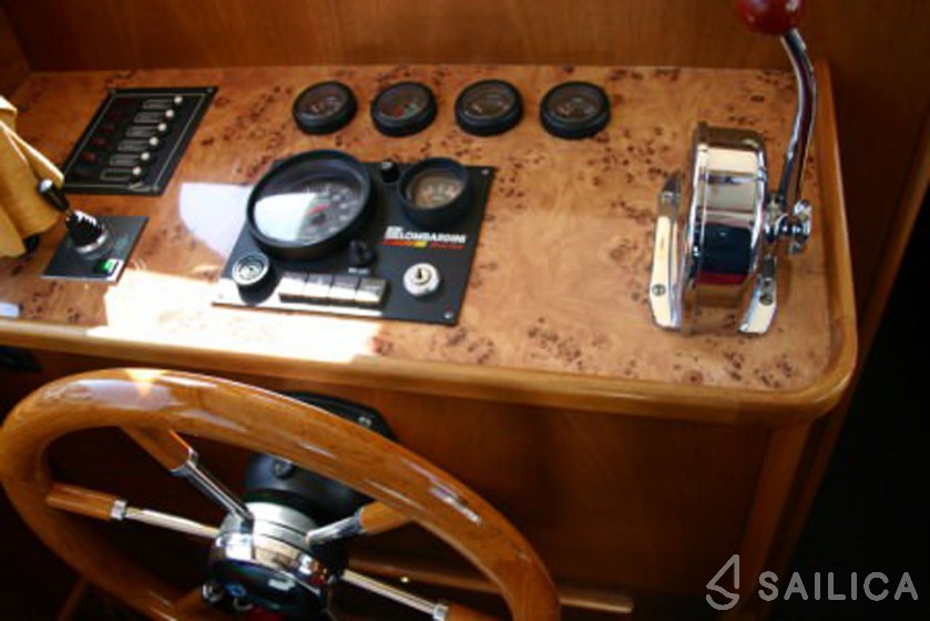 Simmerskip 900 - Yacht Charter Sailica