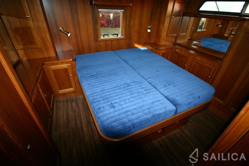 Smelne 1180 - Yacht Charter Sailica