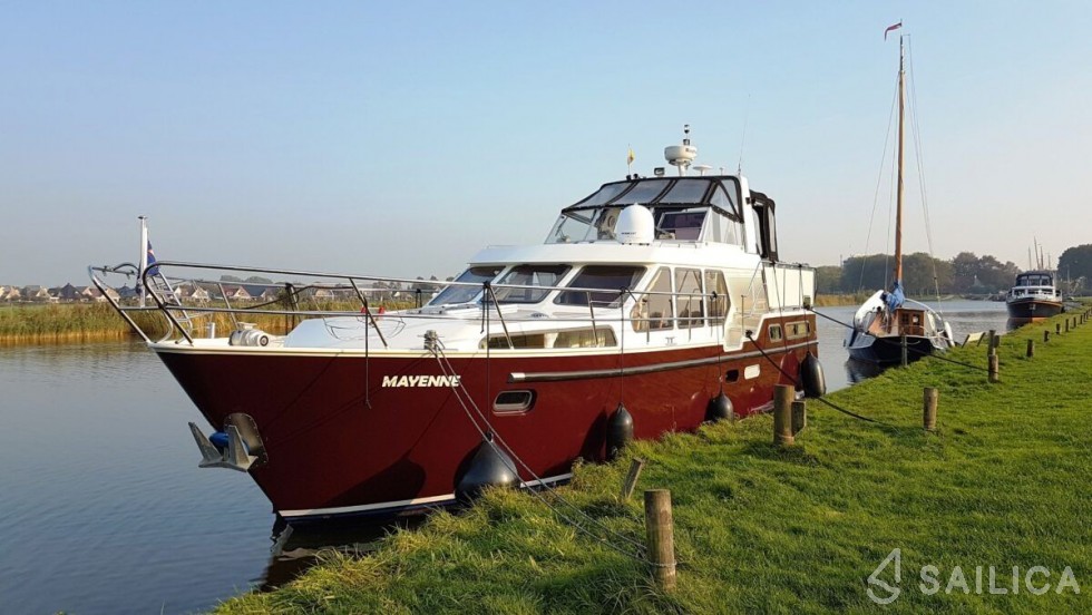Smelne 1180 - Yacht Charter Sailica