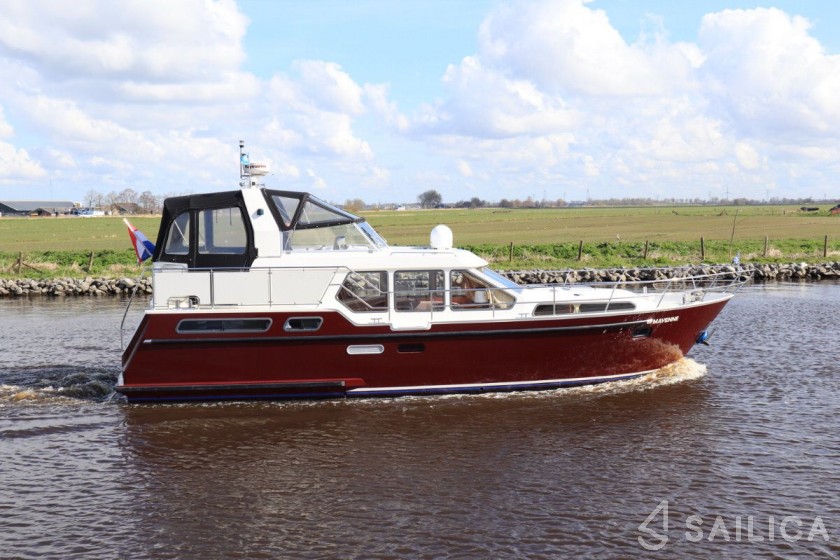 Smelne 1180 - Yacht Charter Sailica