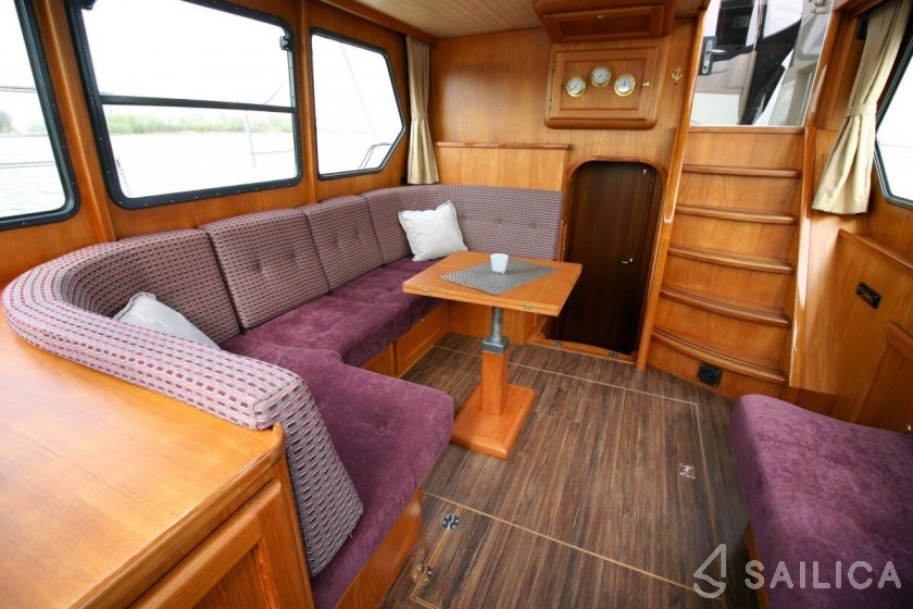 Smelne 1180 - Yacht Charter Sailica