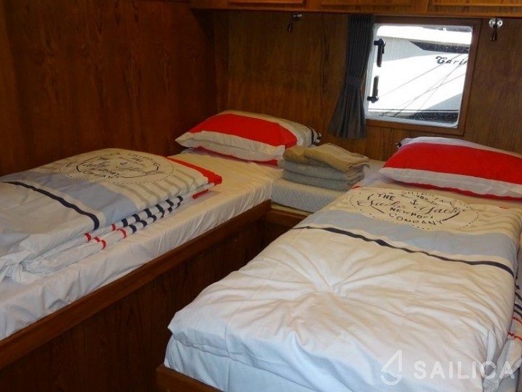 Topline 1500 - Yacht Charter Sailica