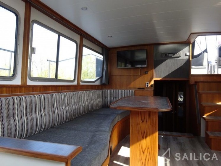 Topline 1500 - Yacht Charter Sailica