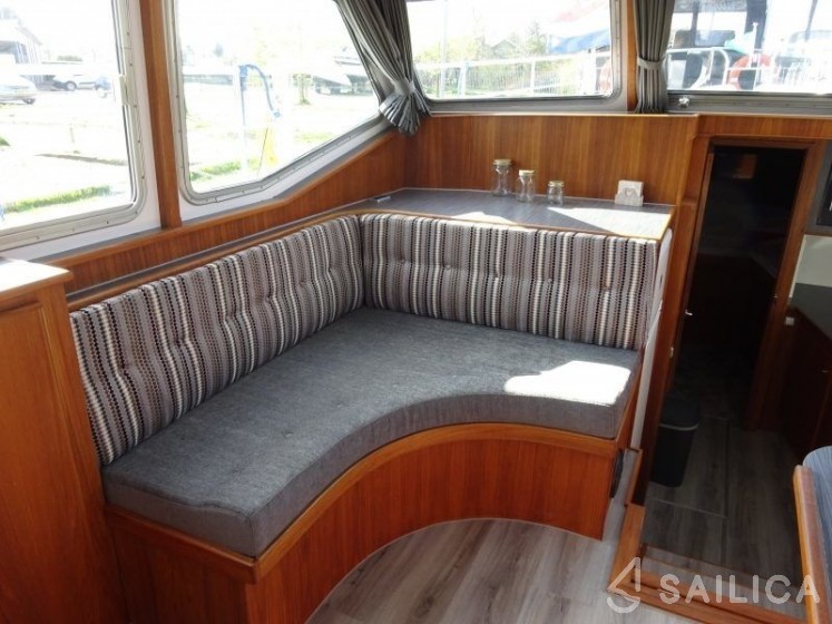 Topline 1500 - Yacht Charter Sailica