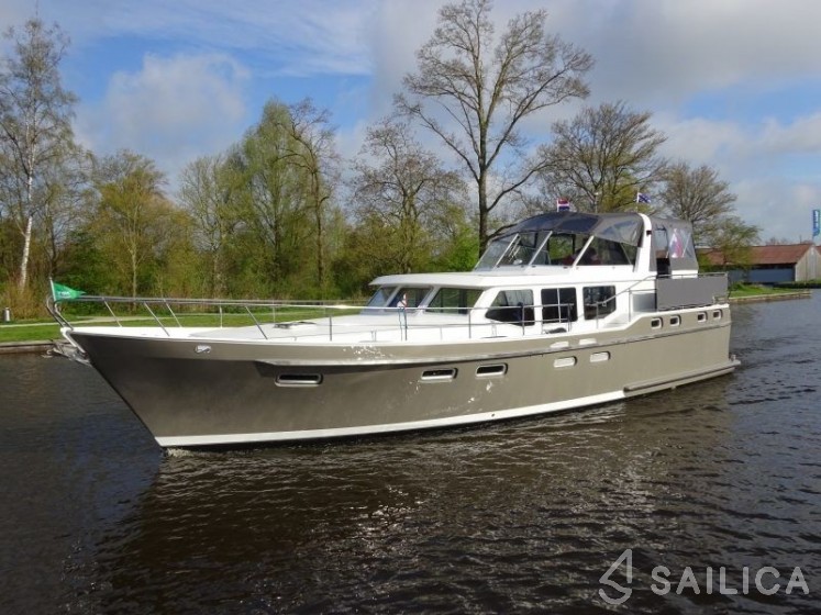 Topline 1500 - Yacht Charter Sailica