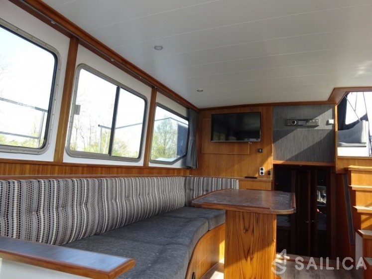 Topline 1500 - Yacht Charter Sailica