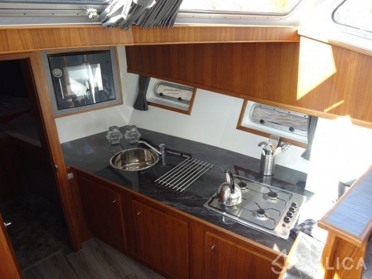 Topline 1500 - Yacht Charter Sailica