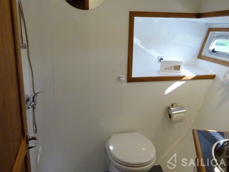 Topline 1500 - Yacht Charter Sailica