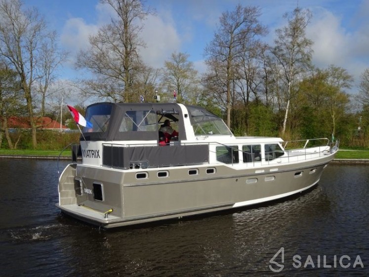 Topline 1500 - Yacht Charter Sailica