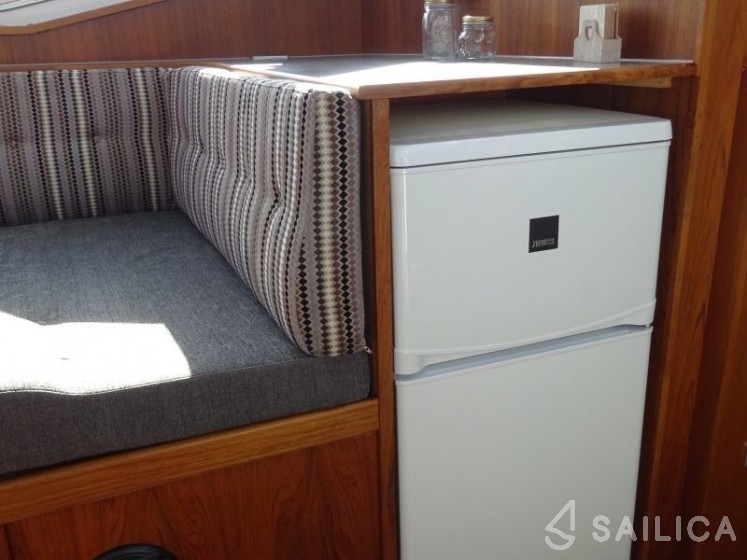 Topline 1500 - Yacht Charter Sailica